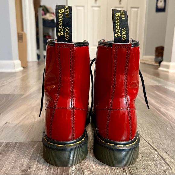 Vtg Doc Martens 1460 Made in England Air Wair Red Patent Leather Boots US Size 8 - Picture 4 of 16